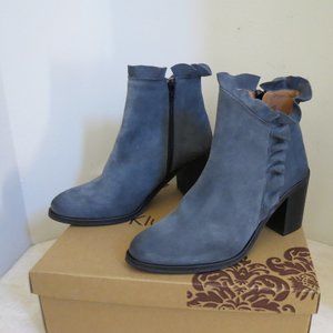 Klub Nico Grey Scalloped Booties